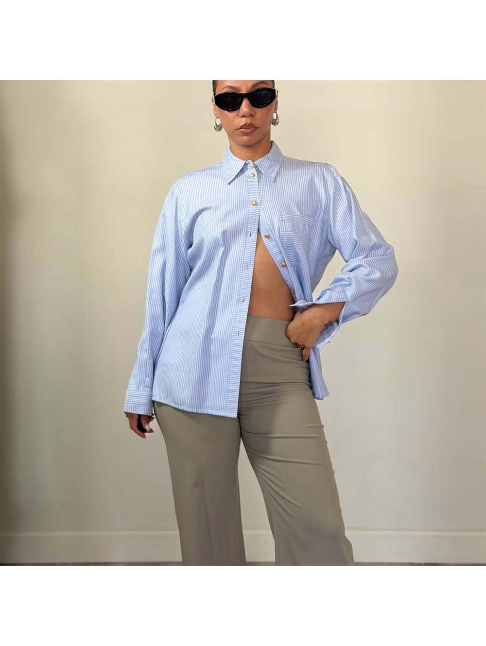 Escada - Picture 3 of 9